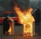 Пример сгорания обработаной огнезащитным составом и необработаной древесины